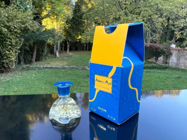 "AIMEZ-MOI" de CARON