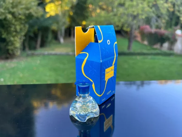 "AIMEZ-MOI" de CARON