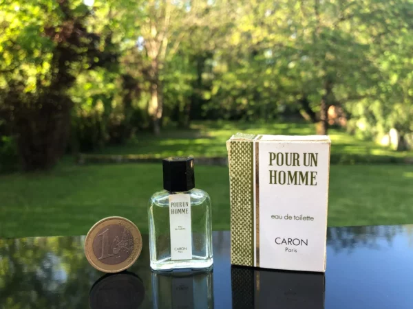 "POUR UN HOMME" de CARON