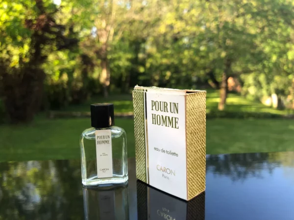 "POUR UN HOMME" de CARON