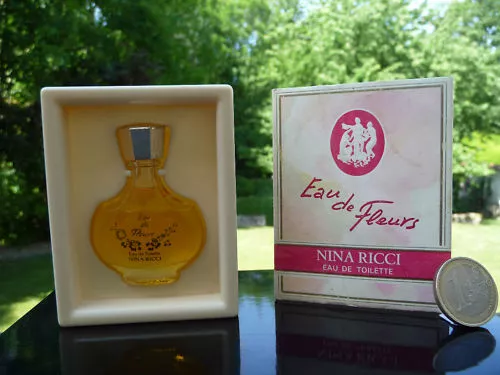 "EAU DE FLEURS" de Nina RICCI