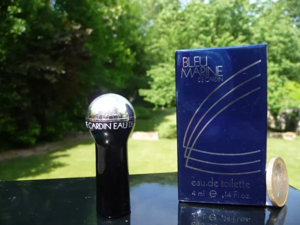 "BLEU MARINE" de PIERRE CARDIN