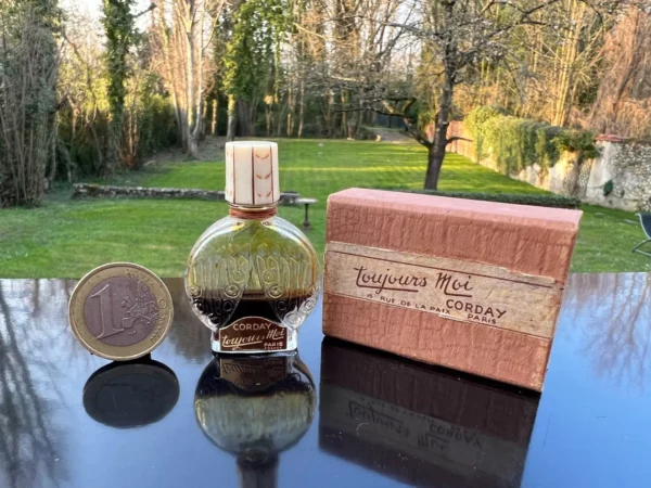 "TOUJOURS MOI" de CORDAY