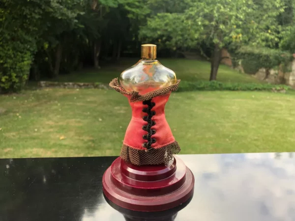 Flacon-Photo (184) "NAUGHTY 90's" de MILART