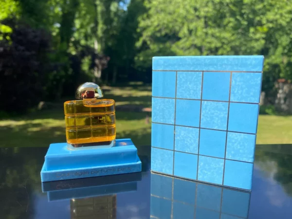 "COURREGES IN BLUE" de COURREGES