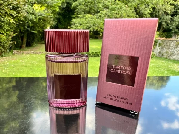 "CAFE ROSE" de Tom FORD