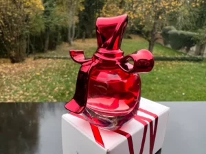 "DANCING RIBBON" de NINA RICCI