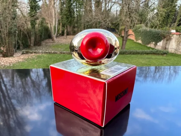 "GLAMOUR" de MOSCHINO