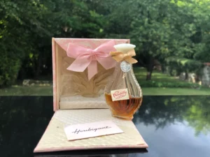 "CHANTILLY" de HOUBIGANT