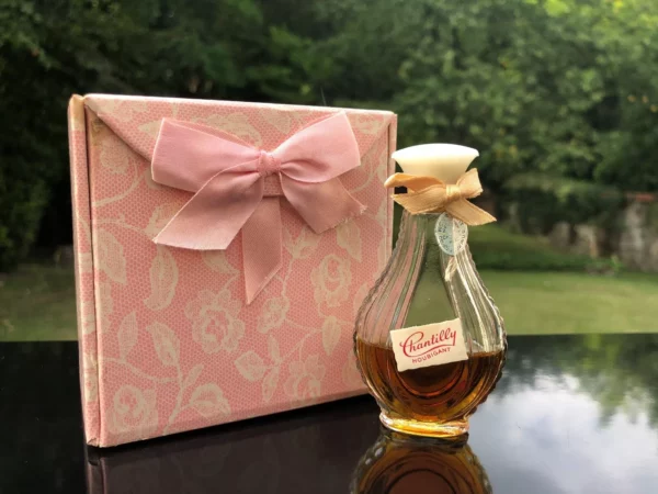 "CHANTILLY" de HOUBIGANT
