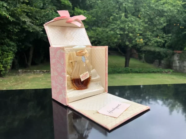"CHANTILLY" de HOUBIGANT