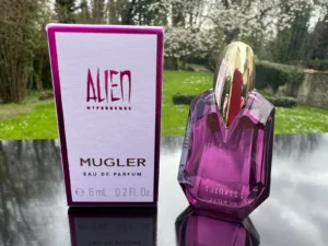 "ALIEN HYPERSENSE" de MUGLER