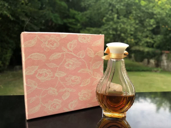 "CHANTILLY" de HOUBIGANT