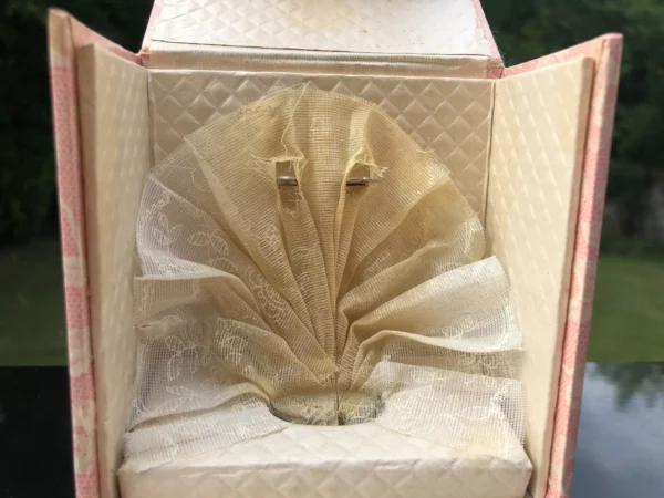 "CHANTILLY" de HOUBIGANT